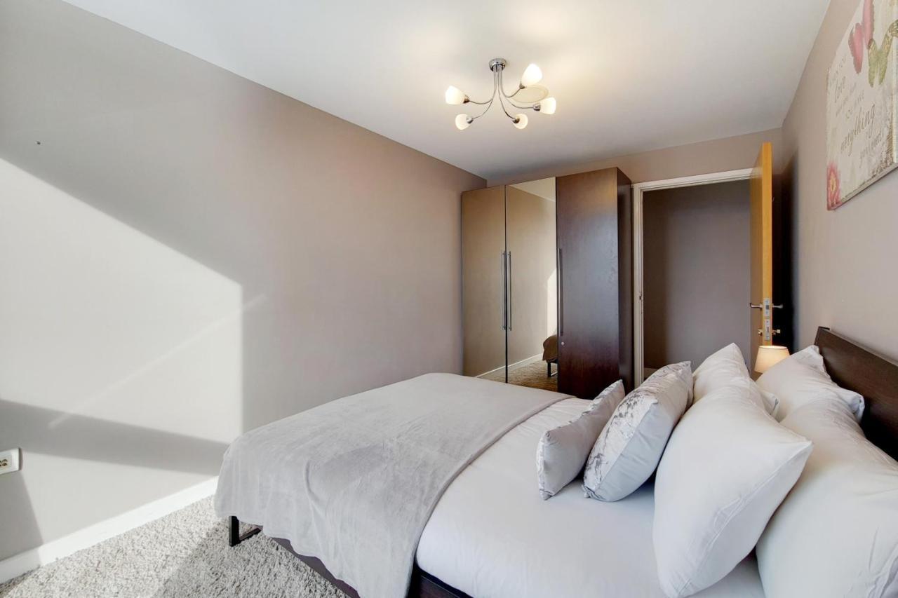 Deluxe Three Bedroom Apartment By London Excel Stays Exteriér fotografie