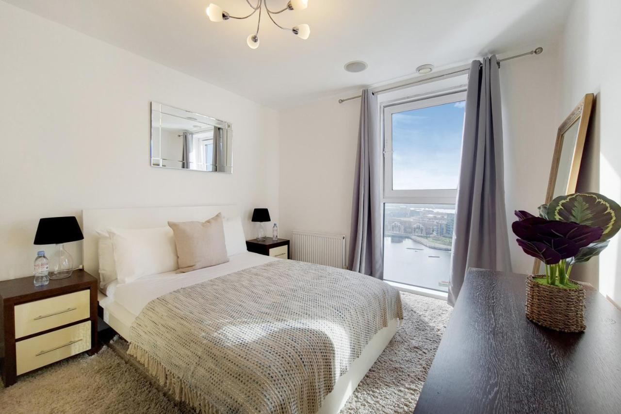 Deluxe Three Bedroom Apartment By London Excel Stays Exteriér fotografie